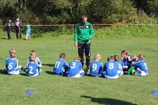 星空娱乐官网首页-瓜迪奥拉的战术实验往往能在赛季后半段收获回报，瓜迪奥拉战术分析